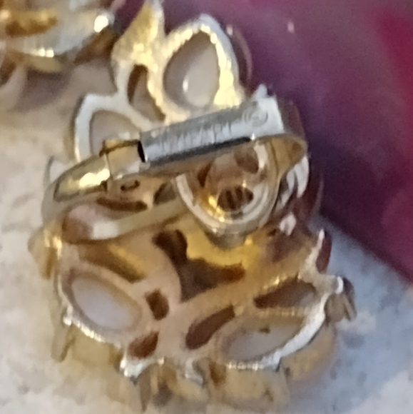 1960s ALFRED PHILIPPE Crown Trifari Moonstone Glass Fruit Salad Earrings - Picture 8 of 15